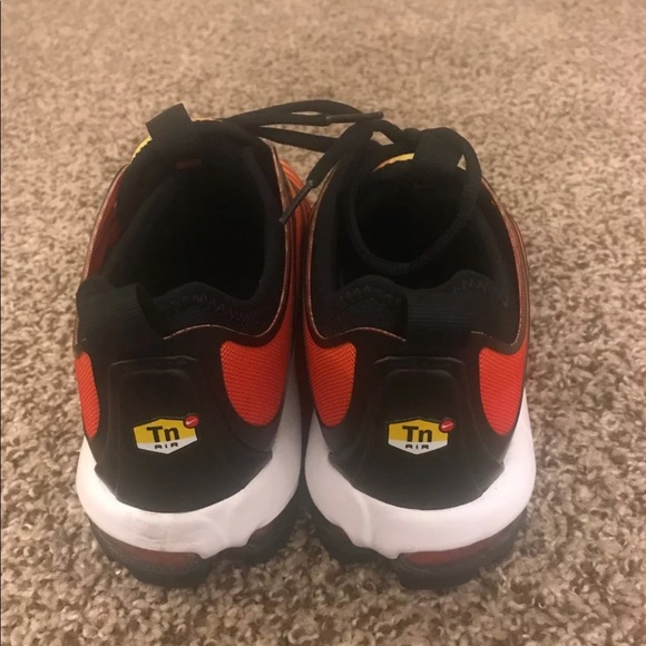 Nike Vapor Max Plus - Picture 3 of 3